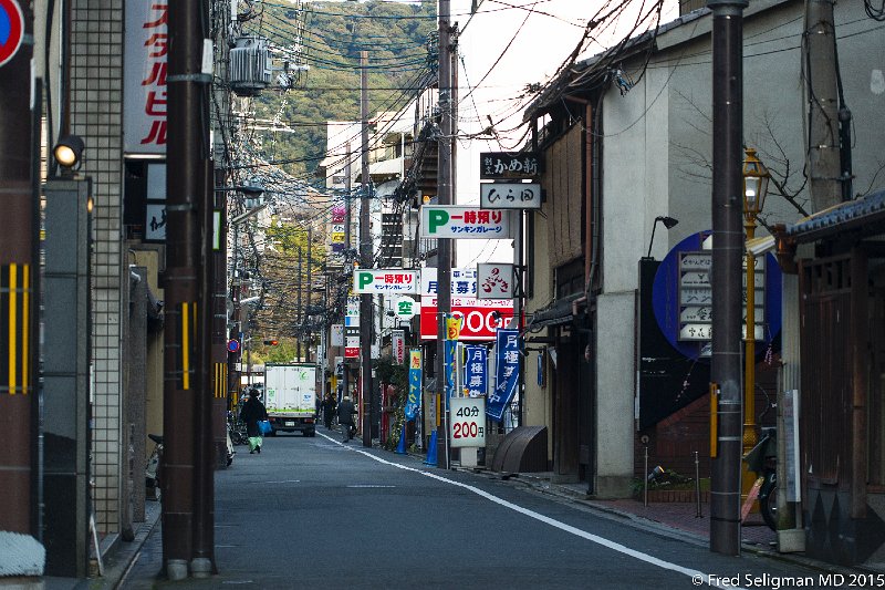 20150313_162251 D3S.jpg - Narrow street, Gion district, Kyoto